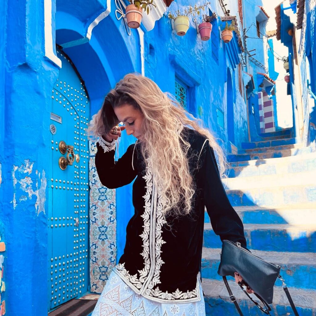 Vicoli blu di Chefchaouen in Marocco durante un viaggio in Africa