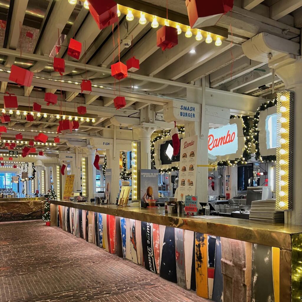 Wolf Sharing Food Market ad Anversa, food hall moderno