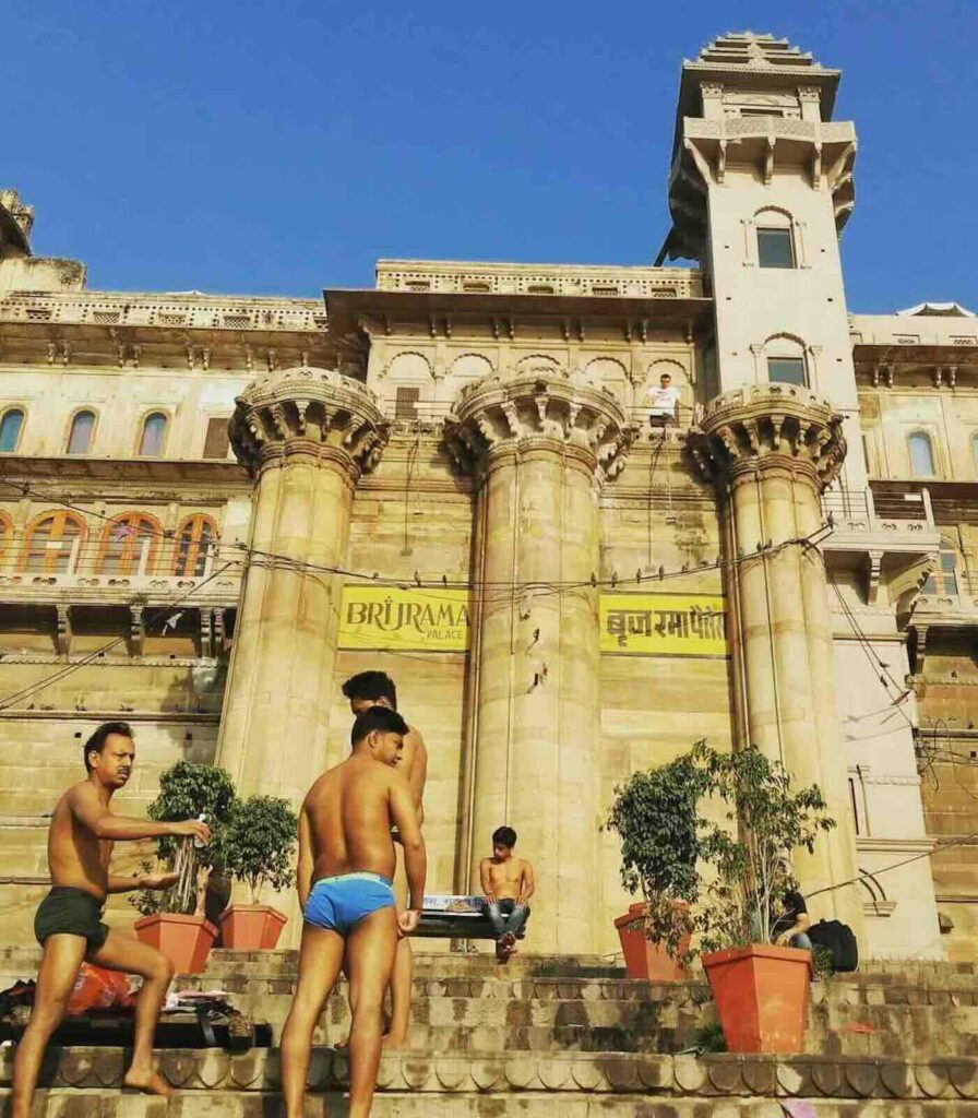 BrijRama Palace affacciato sul Darbhanga Ghat tra i luoghi più iconici da vedere a Varanasi in India
