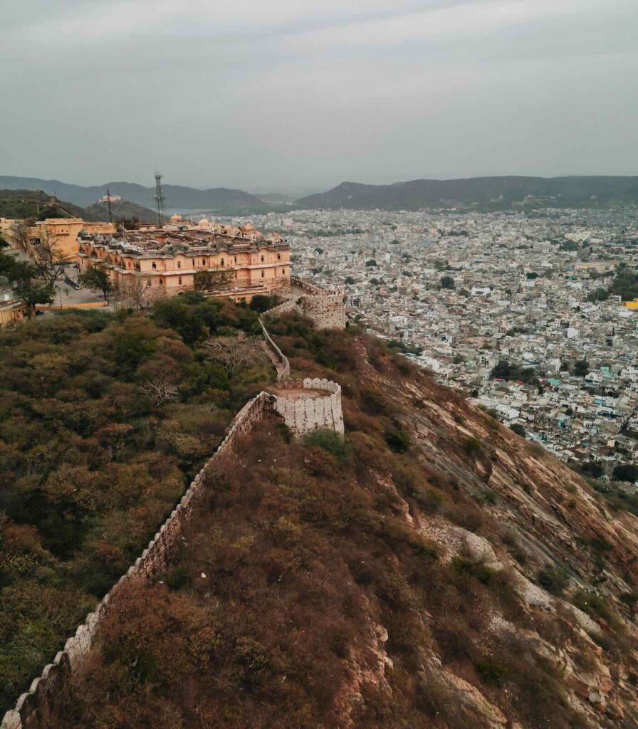 Vista panoramica dal Nahargarh Fort Jaipur sulla città rosa