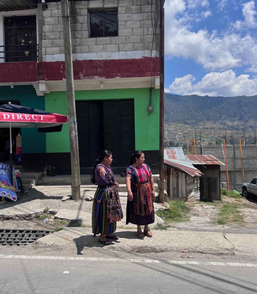 Donne maya nei dintorni di Xela in Guatemala