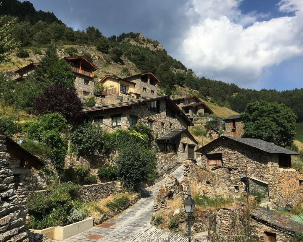 Cosa vedere ad Andorra: case tradizionali in pietra