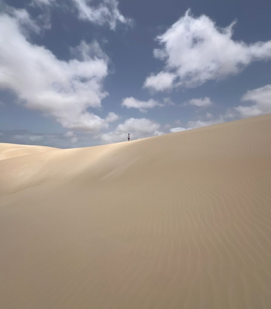 Paesaggio di dune nel Deserto de Viana sull'isola di Boa Vista