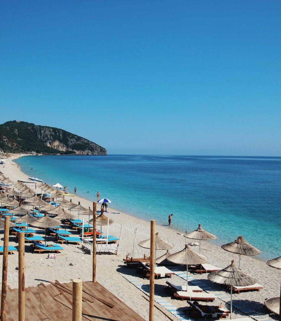 Drymades Beach a Dhërmi, una delle spiagge più belle da vedere in Albania