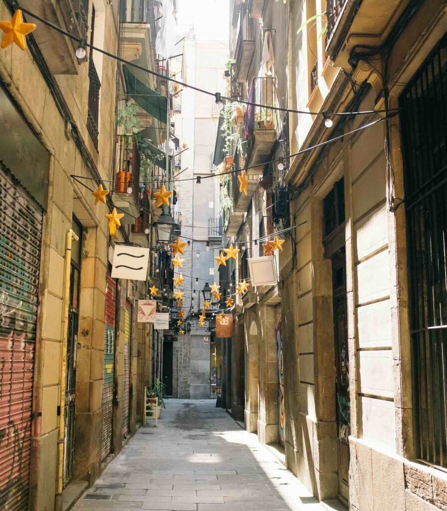 Vicolo del quartiere El Born, una delle zone più caratteristiche del centro di Barcellona