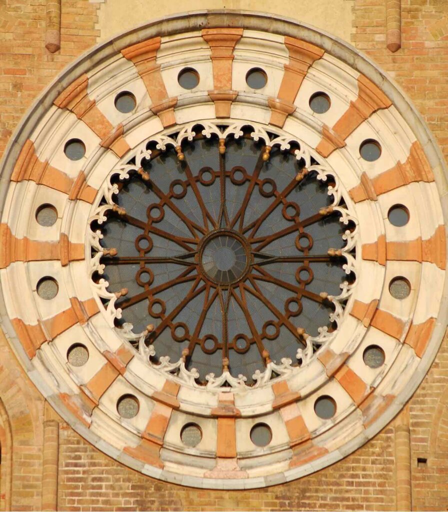 Rosone della facciata del Duomo di Lodi