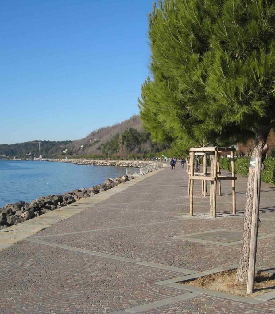 Lungomare di Barcola, una delle cose da vedere a Trieste sul mare